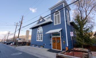 The Blue Church Lodge