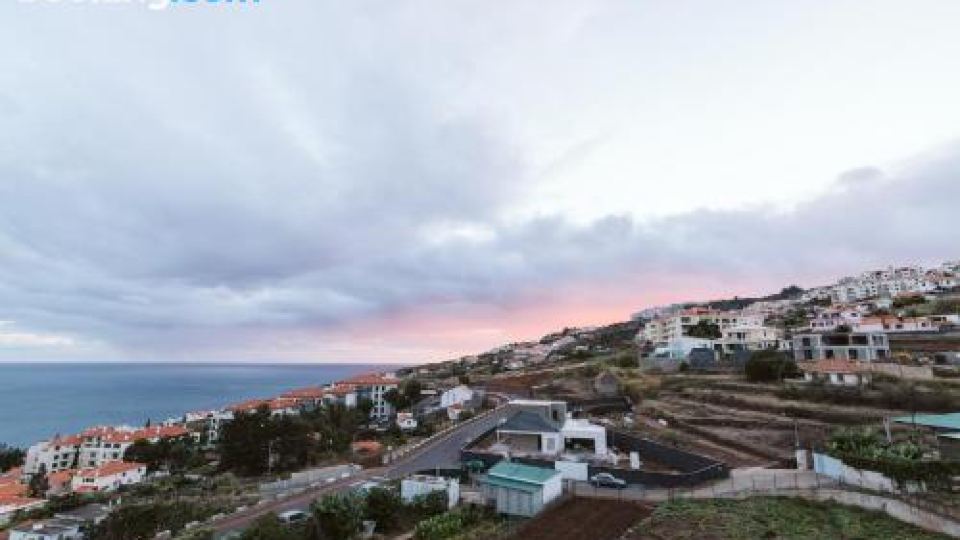 Lovely 2 Bedroom Sea View Apartment