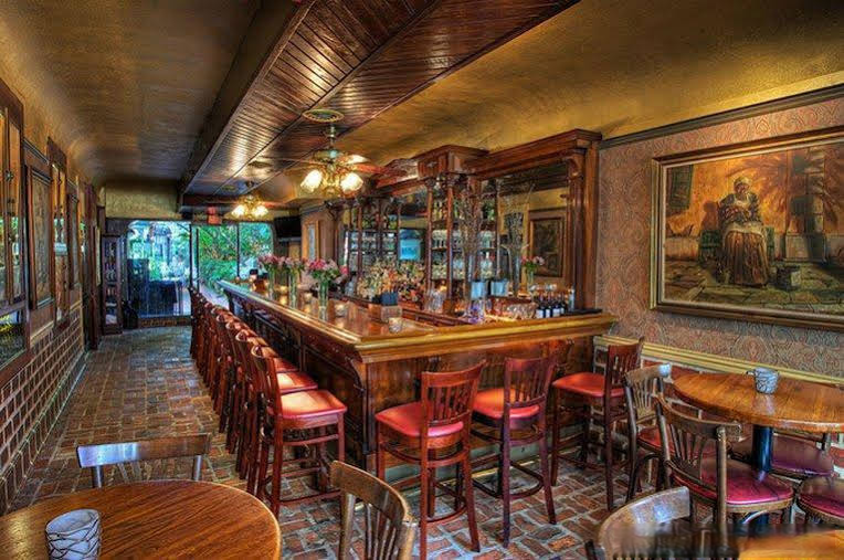 elliott house inn reviews
