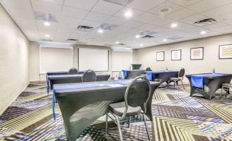 Holiday Inn Express & Suites Longview North