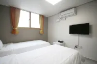 Yeosu Space Guest House - Pensionaatit
