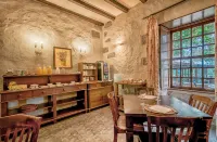 Hotel Rural LIVVO Maipez - parkir