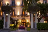 Grand Hotel Cocumella Hotel dekat Chiesa di San Prisco e Agnello