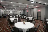 Holiday Inn & Suites Sioux Falls - Airport Hotels in Sioux Falls