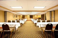 Holiday Inn Express Milwaukee-West Medical Center Hotels in Wauwatosa