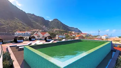 Aqua Natura Bay Hotels near Aquario da Madeira