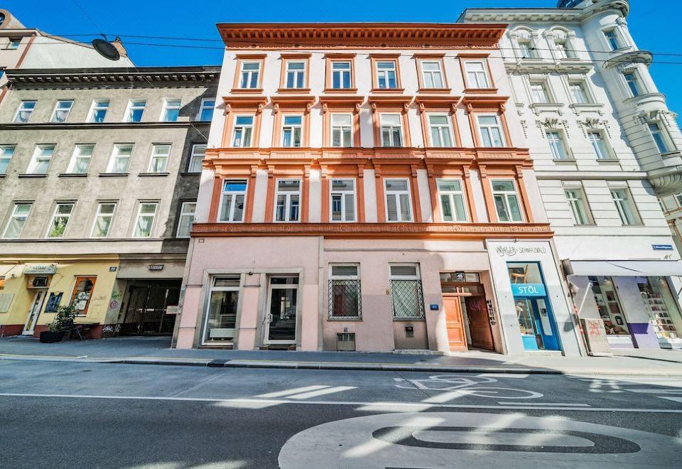 Easy Flat City Living