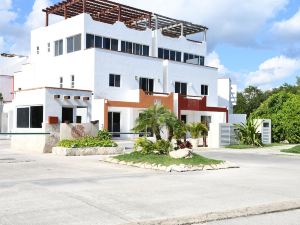 Casa Sol Playa del Carmen / Villas with Swimming Pool Close to the Beach