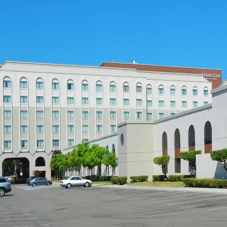 DoubleTree by Hilton Newark-Fremont