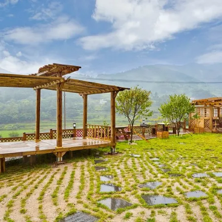 Namhae Uyeongwa Inyeon Pension Uyeon