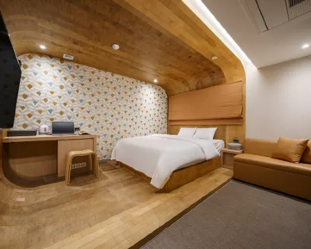Uijeongbu Gray Hotels near Cheonchuksa Temple
