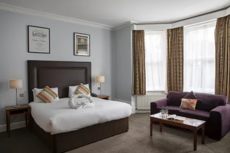 Bournemouth West Cliff Hotel Отели в г. Борнмут