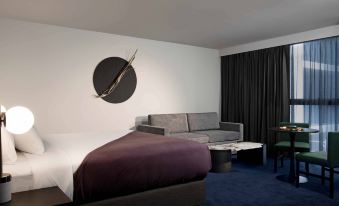 Midnight Hotel, Autograph Collection