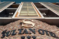 By Sultan Otel Các khách sạn gần Chợ Lụa