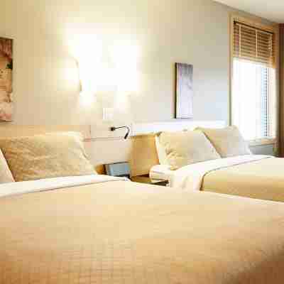 Le Dauphin St-Hyacinthe Rooms