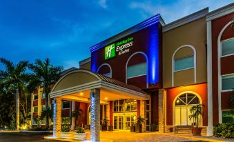 Holiday Inn Express & Suites Bradenton West