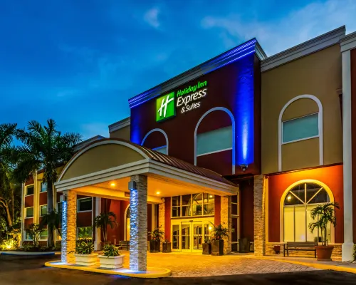 Holiday Inn Express & Suites BRADENTON WEST by IHG Hotels in Bradenton