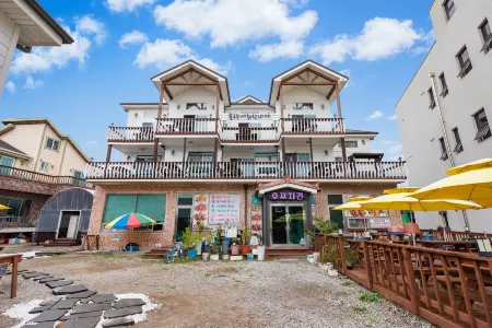 Buan Solhayng Bada Pension