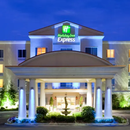 Holiday Inn Express & Suites CONCORD by IHG