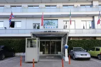 Xenophon Hotel - parking