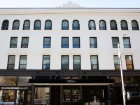 The Alexis Royal Sonesta Hotel Seattle Hotels near Pike Place Fish Market