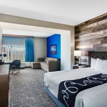 La Quinta Inn & Suites by Wyndham Pittsburg