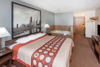 Super 8 by Wyndham Pekin/Peoria Area - parking