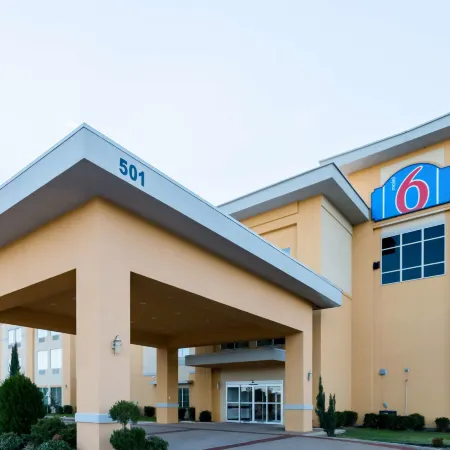 Motel 6 Joshua, TX