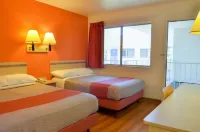 Motel 6 – Santa Nella, on I-5 - Pet Friendly