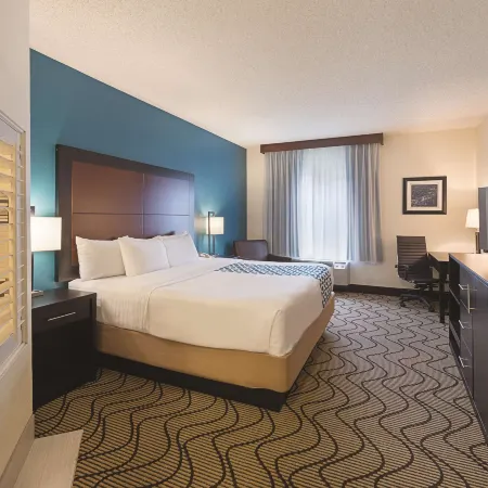 La Quinta Inn & Suites by Wyndham Central Point - Medford
