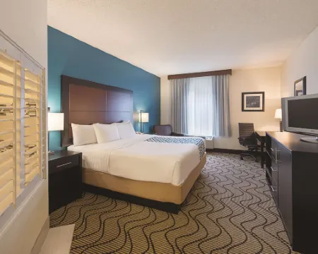 La Quinta Inn & Suites by Wyndham Central Point - Medford セントラル・ポイントのホテル