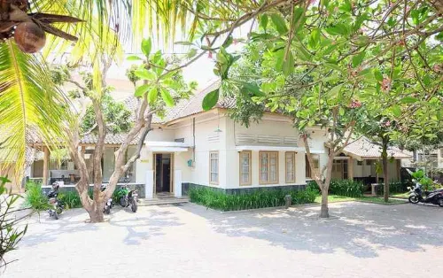 Ndalem Suratin Guesthouse Hoteles en Jetis