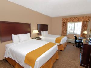 Cobblestone Inn & Suites - Lake View