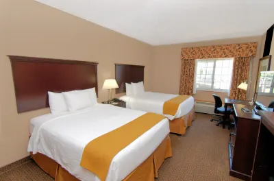 Cobblestone Inn & Suites - Lake View