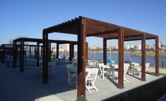 Puerto Amarras Hotel & Suites