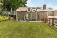 Garden Apartment Hotels in New Quay