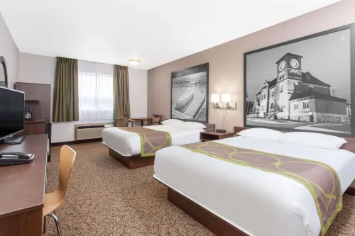 Super 8 by Wyndham Kenora