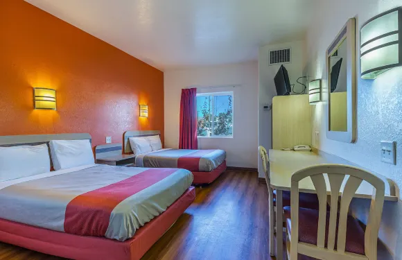 比蒂, 內華達6號汽車旅館 - 死亡谷