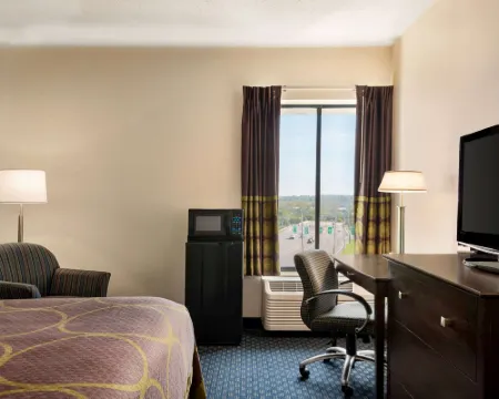 Super 8 by Wyndham Liverpool/Syracuse North Airport Hotels in Onondaga County