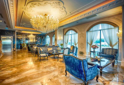 4. 더 타임 호텔 ..