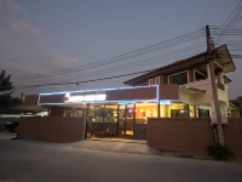 Donchai House Guest House& Cafe Hôtels à proximité de : Mae Ping River