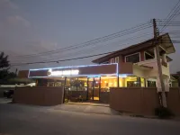 Donchai House Guest House& Cafe Hotel in zona Wat Don Chai