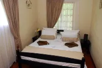 Sycamore Avenue Treehouses & Cottages Accommodation Hotels in Indlovu DC