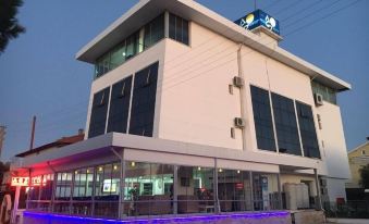 Agz Hotel - Housity