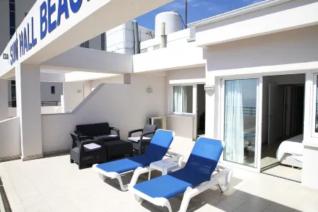 Sun Hall Beach Hotel Apartments Отели в г. Ларнака