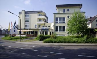 Airport BusinessHotel Koln