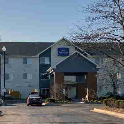 Baymont by Wyndham Gurnee Hotel Exterior