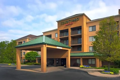 Courtyard by Marriott Cleveland Westlake Hotels near lululemon