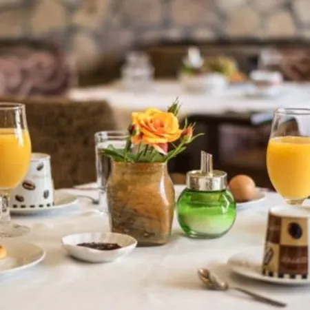 9 Queens Spa Hotel