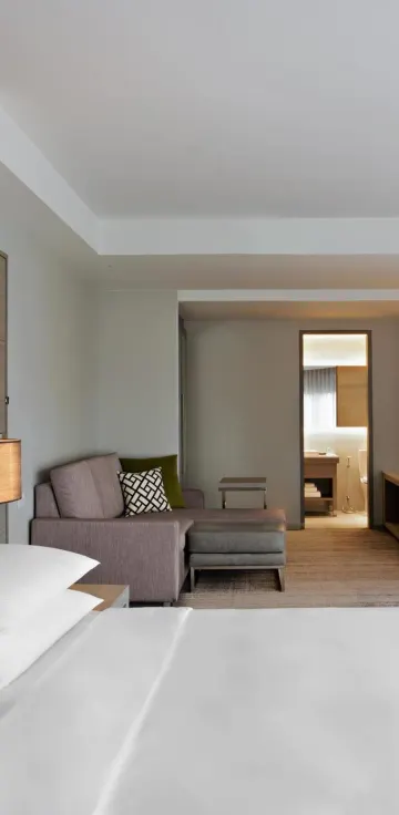 ห้องสเปเชียลตี้เตียงคิงไซส์พร้อมโซฟาเบด